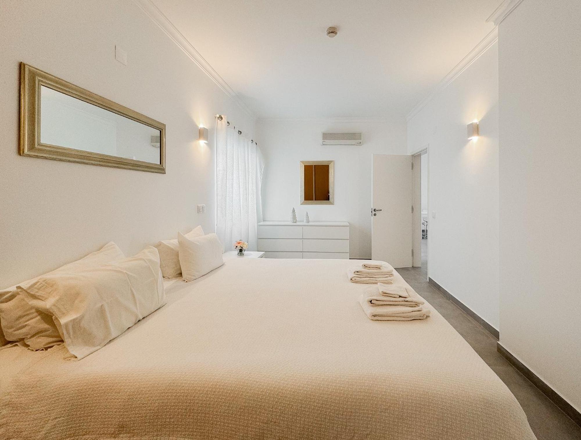 Holiday Beach Apartment Porto De Mos Lagos Bagian luar foto